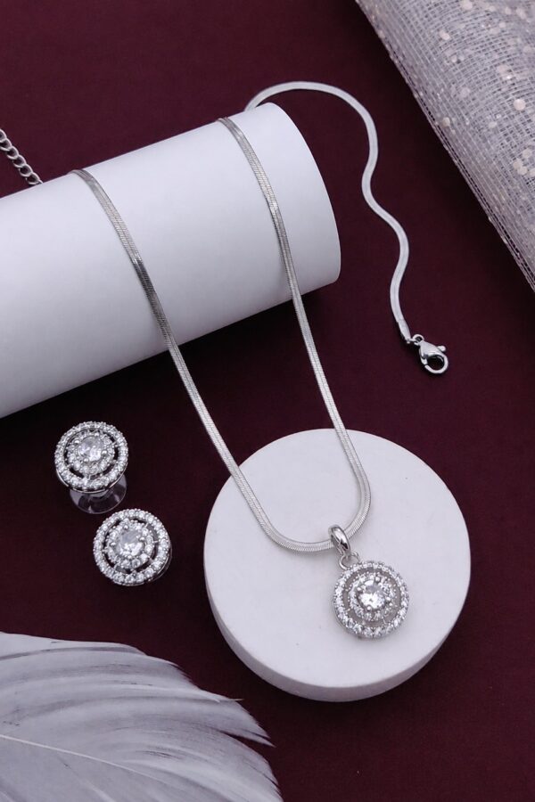 white ad pendant set